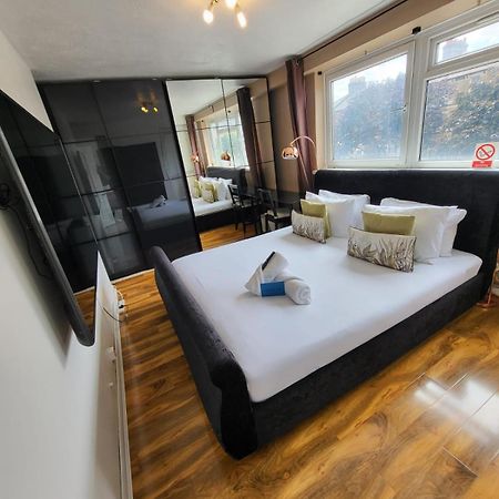 Apartament R3 Superking Sized Bed & 75" Tv On The Wall In Clapham Londyn Zewnętrze zdjęcie