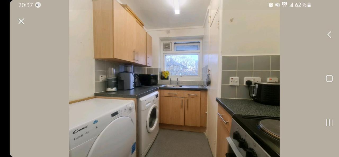 Apartament R3 Superking Sized Bed & 75" Tv On The Wall In Clapham Londyn Zewnętrze zdjęcie