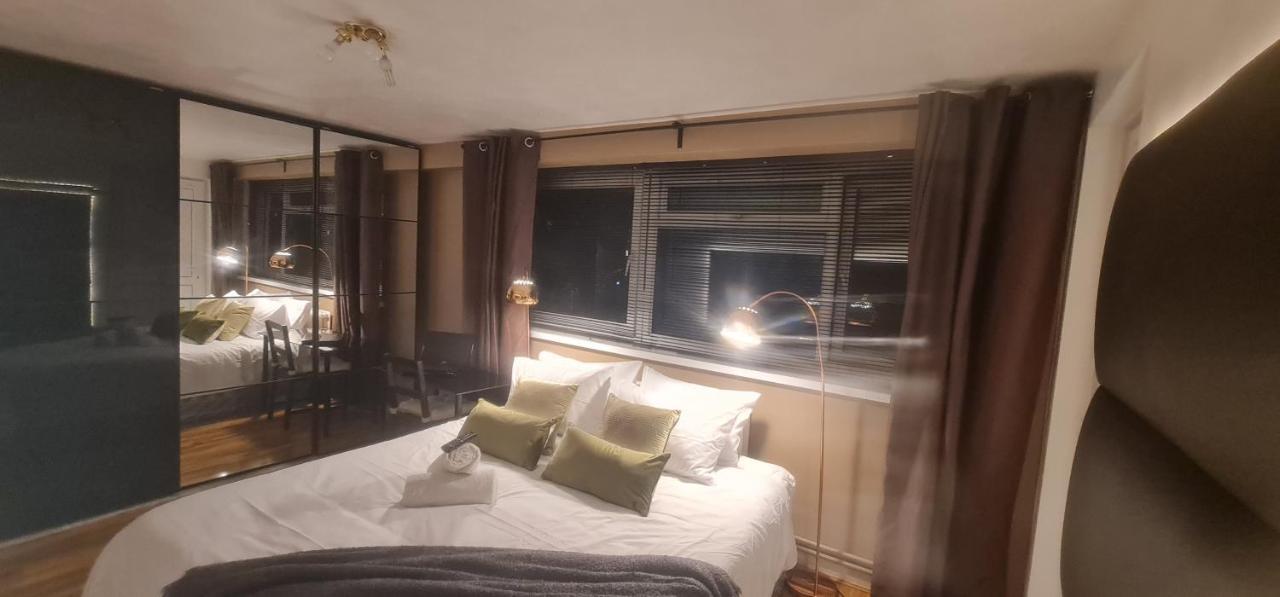 Apartament R3 Superking Sized Bed & 75" Tv On The Wall In Clapham Londyn Zewnętrze zdjęcie