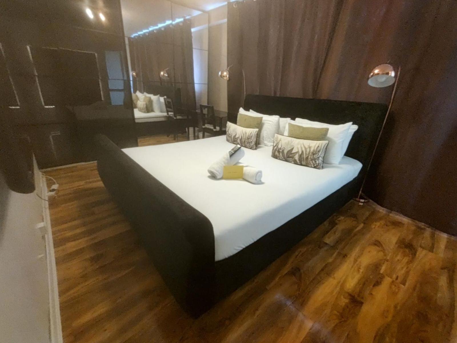 Apartament R3 Superking Sized Bed & 75" Tv On The Wall In Clapham Londyn Zewnętrze zdjęcie